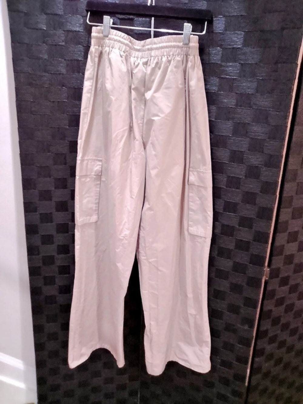 MISSGUIDED Pink Cargo Jogger Pants Size Small Like New